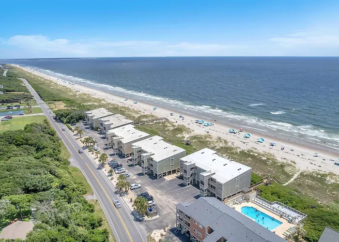 A Pelicans Paradise By Oak Island Accommodations