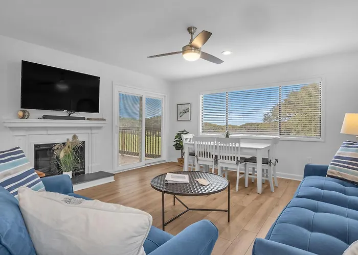 Beach Getaway Among The Oaks By Oak Island Accommodations