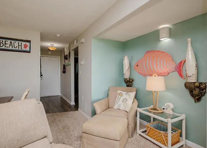 Garris Hideaway #2 By Oak Island Accommodations