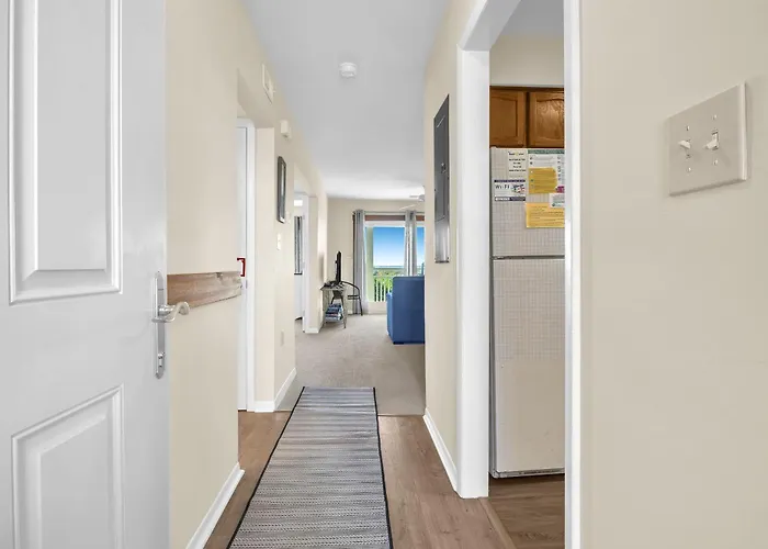 Beechouse By Oak Island Accommodations
