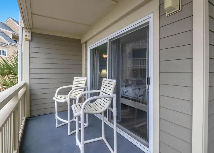 The Three Palms By Oak Island Accommodations