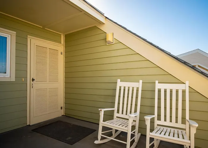 The Breeze By Oak Island Accommodations