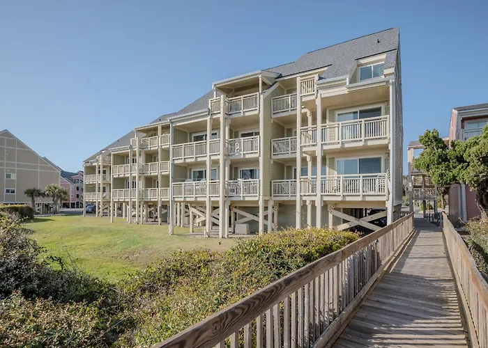 Carefree By Oak Island Accommodations